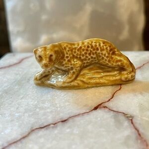 Vintage Wade Red Rose Tea Leopard Whimsie Figurine
